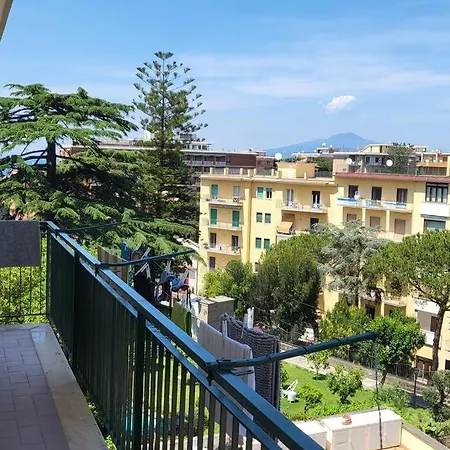 Mi Casa S. Lucia Splendido Appartamento A Sorrento Exterior photo